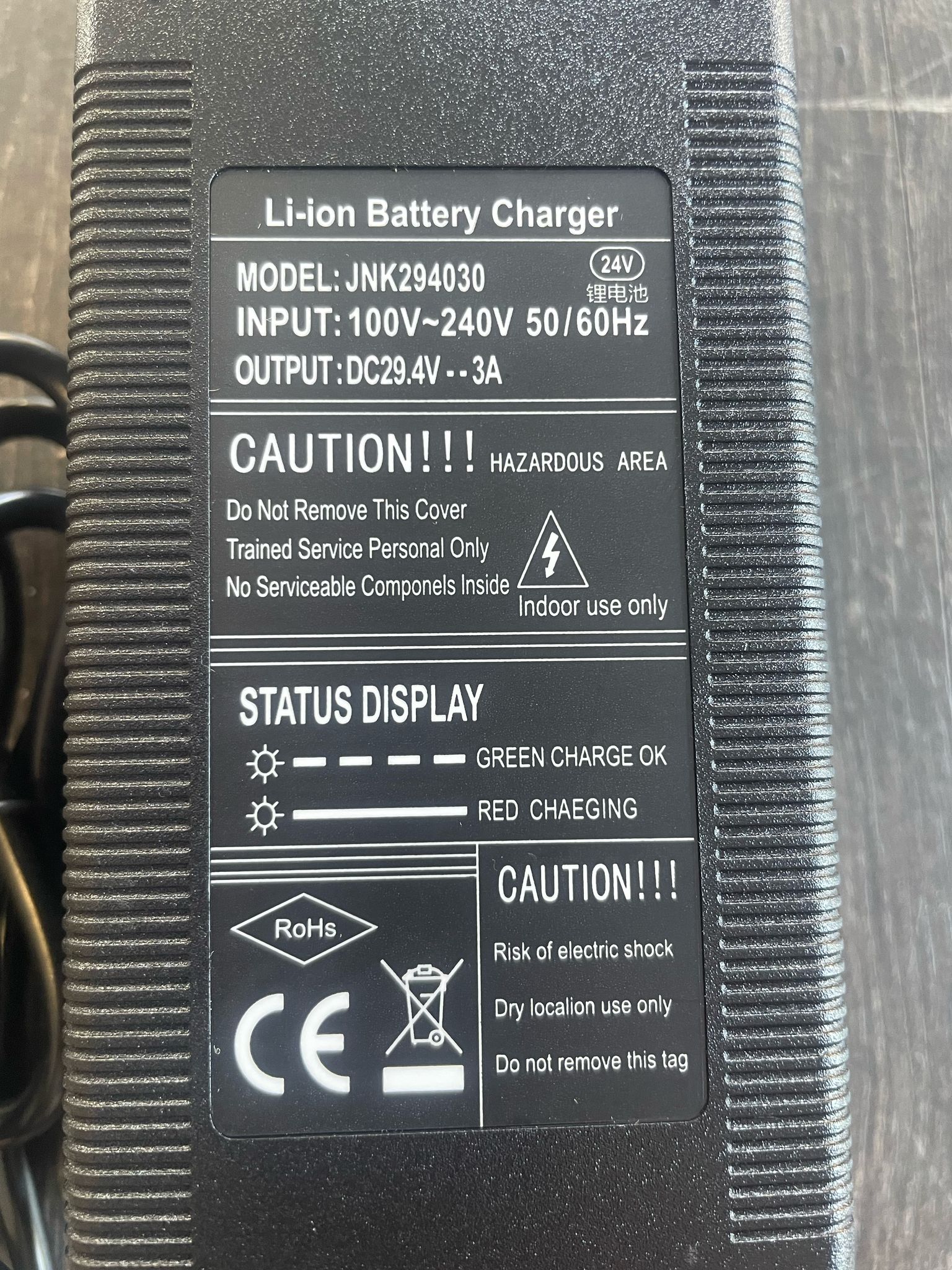 REF: CAR/3, CARGADOR DE BATERIA LI-ION (LITIO) 29,4V 3 AMP, PARA SCOOTER Y SILLA ELECTRICA - Imagen 3